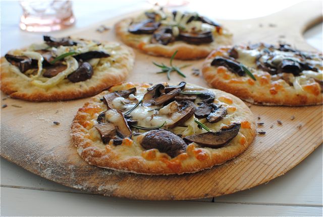 Mini Roasted Fennel and Mushroom Pizzas