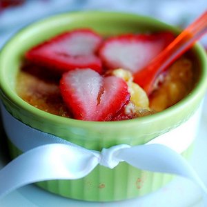 White Chocolate-Strawberry Crème Brulee