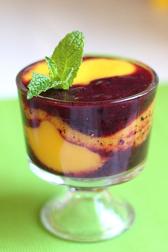 Mango-Berry Swirled Smoothies