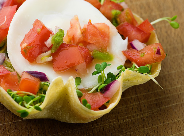 Cheddar Jalapeno Huevos Rancheros in Tortilla Cups