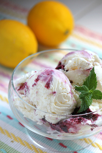 Blackberry Lemonade Ice Cream