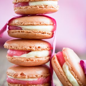 Grapefruit-White Chocolate Macarons