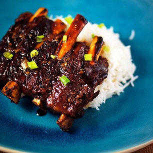 Sticky Dry Garlic Ribs